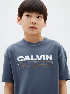 blue logo t-shirt for boys calvin klein jeans