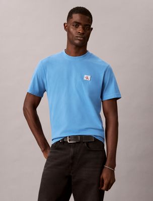 blue t-shirt mit monogramm-logo auf der rückseite für herren - 