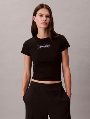 black breathable quick-dry cropped travel t-shirt for women 