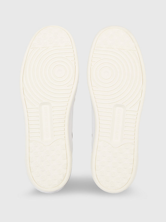 white buty sportowe z zamszu dla mężczyźni - calvin klein jeans