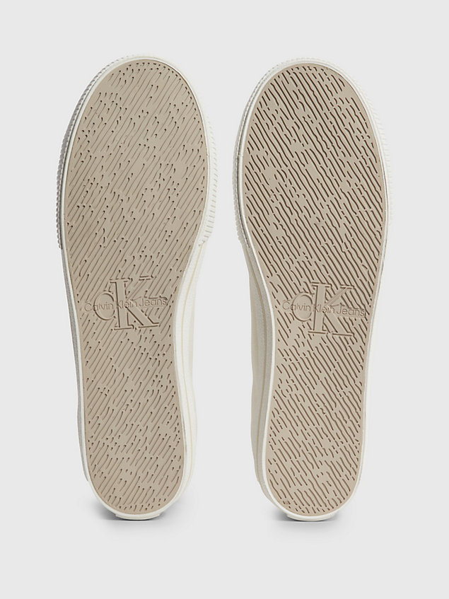 white sneakers aus recyceltem canvas - pride für herren - calvin klein jeans