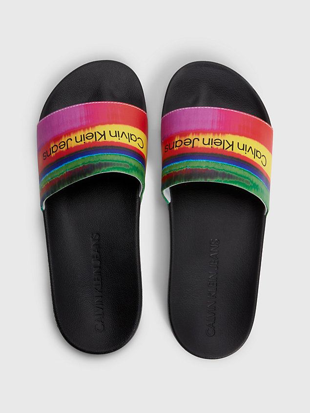 black recycelte slippers mit logo - pride für herren - calvin klein jeans