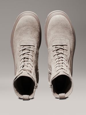 bottes d'hiver crantées en daim triple savannah tan pour hommes calvin klein jeans