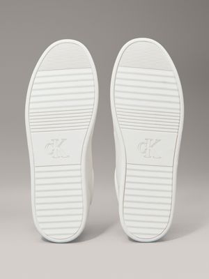 sneaker dal profilo basso in pelle triple bright white da uomini calvin klein jeans