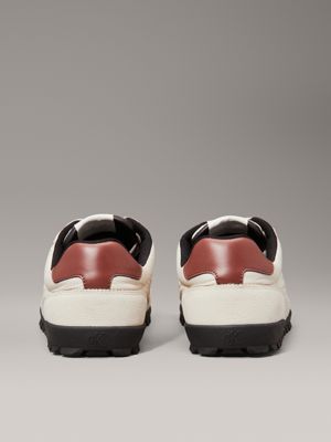 baskets basses turtle dove/eggshell/cinnamon pour hommes calvin klein jeans