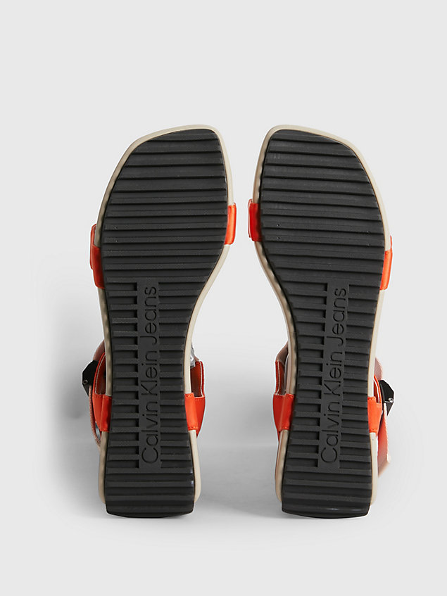orange satynowe sandały na platformie i koturnie z materiałów z recyklingu dla kobiety - calvin klein jeans