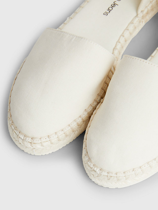 espadrilles en toile creamy white / bright white pour femmes calvin klein jeans