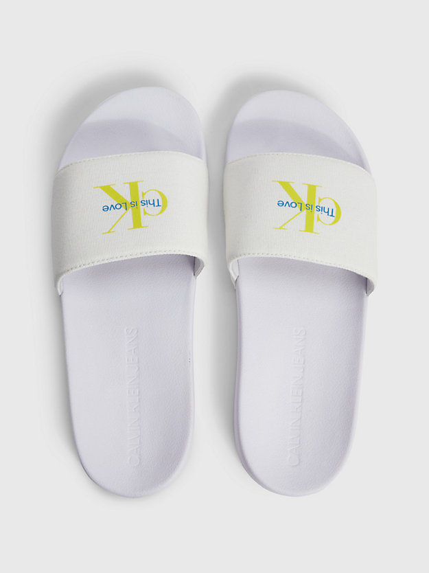 white / pride logo slippers aus recyceltem canvas - pride für damen - calvin klein jeans
