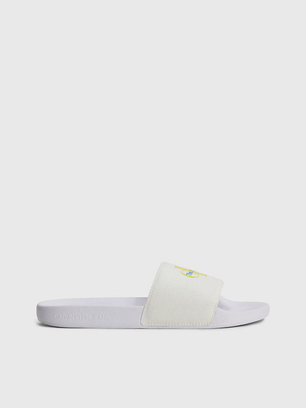 white / pride logo slippers aus recyceltem canvas - pride für damen - calvin klein jeans
