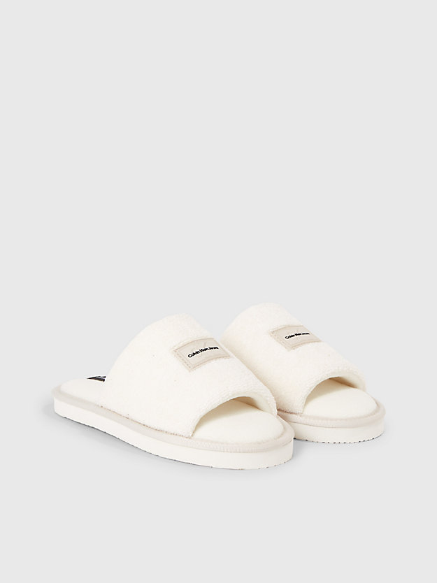 creamy white/eggshell slippers in imitatie shearling voor dames - calvin klein jeans