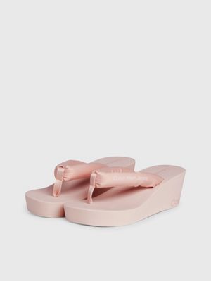 Calvin klein 2025 wedge flip flops