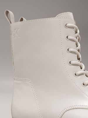 stivali in pelle con zeppa eggshell da donne calvin klein jeans