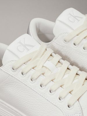baskets compensées en cuir bright white/creamy white/silver pour femmes calvin klein jeans